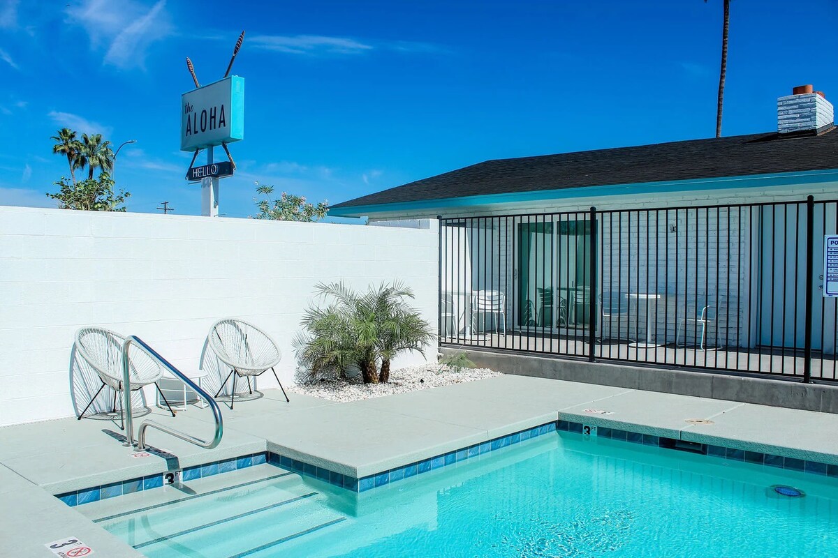 Surf's Up-8 Unit Combo & Pool-Downtown Chandler