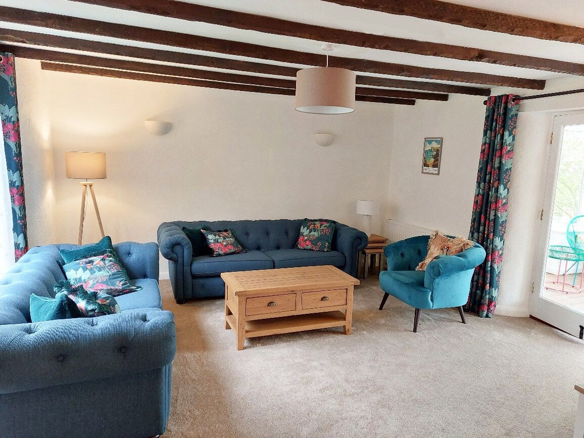 NEW Cider Barn 3 bedroom cottage, pool, games room