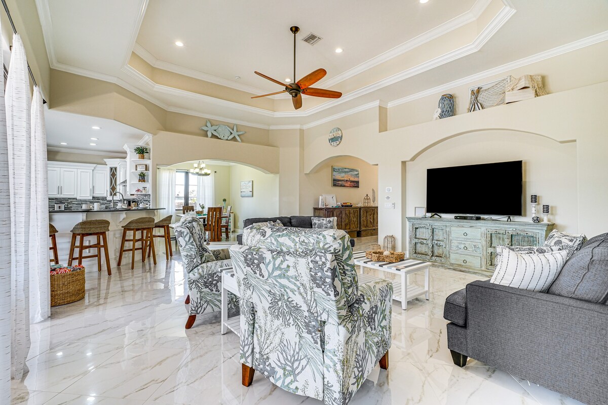 Expansive Cape Coral Home w/ Private Pool, Hot Tub