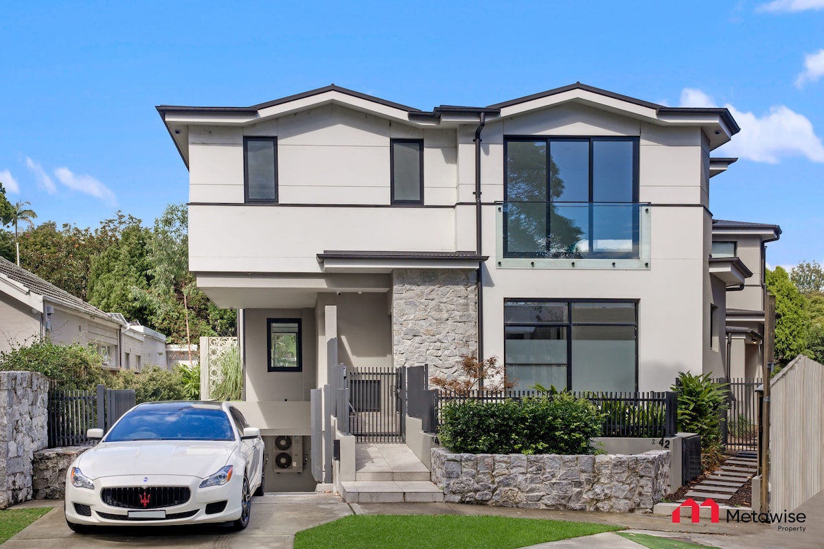 MetaWise|Luxury Haven 4 Bed in Central Double Bay