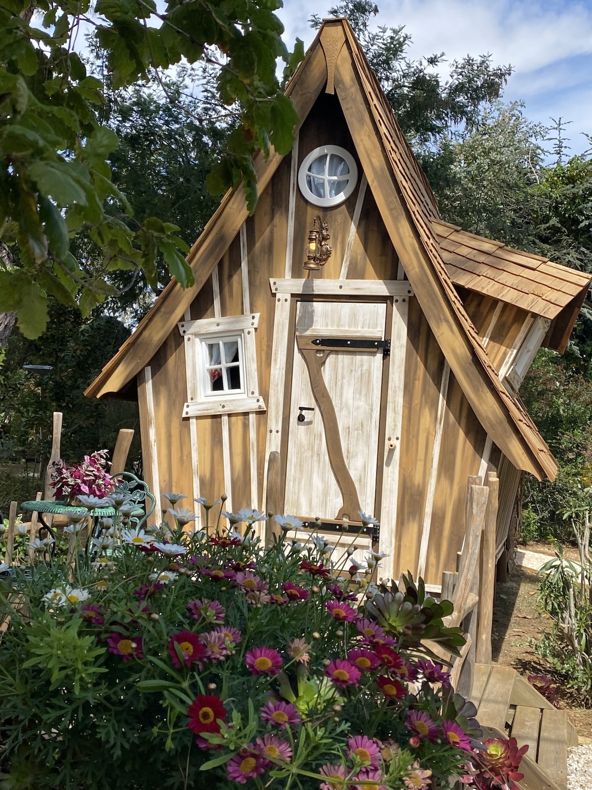 Log Cabin-Private Bathroom-Insolite