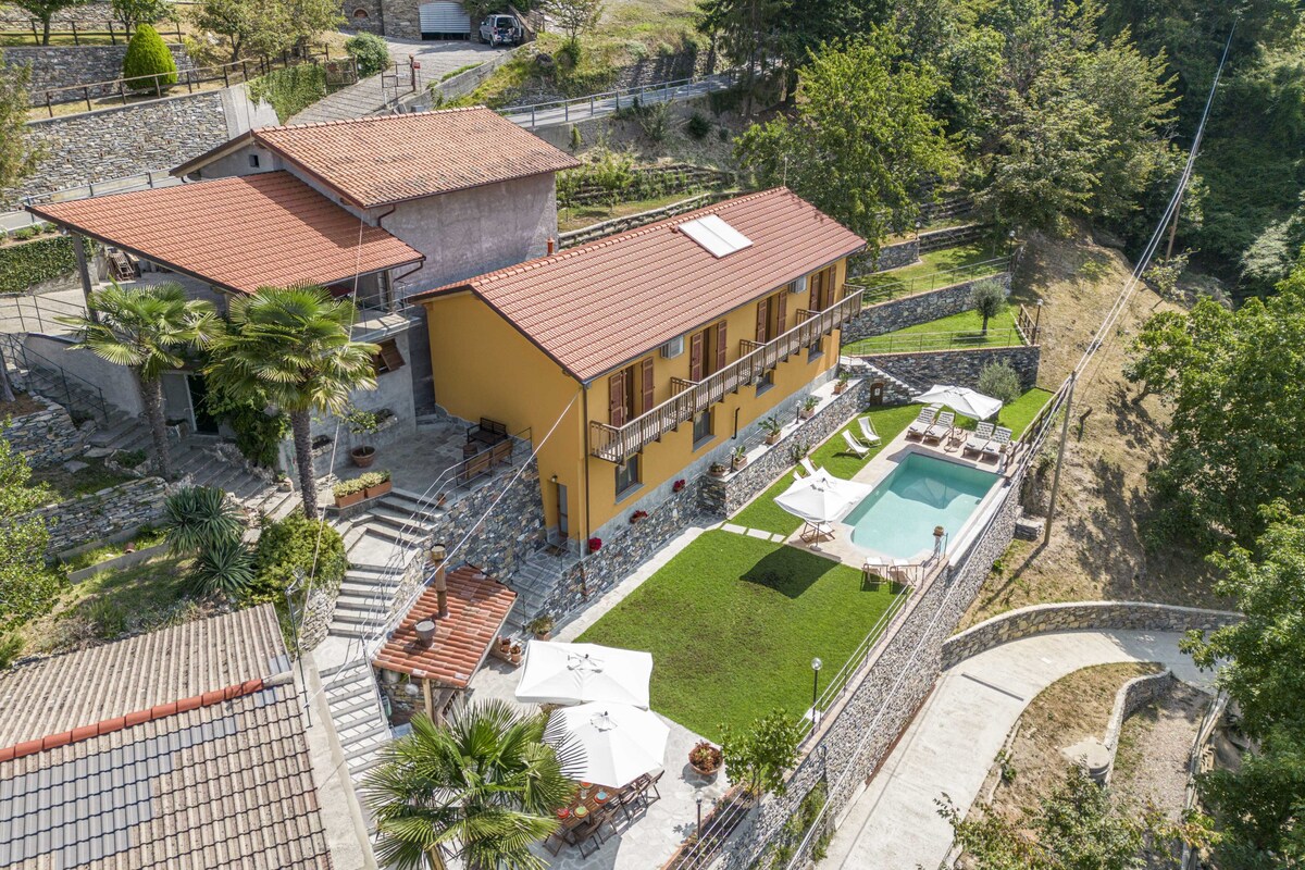 Rustic Villa Casa Aurora with pool in Genova