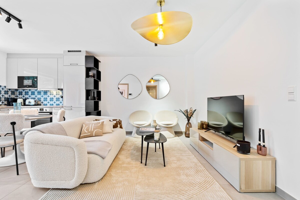 Elegant Comfort: Modern Apartment in Limpertsberg