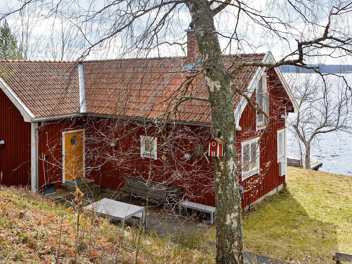 8 person holiday home in hjältevad
