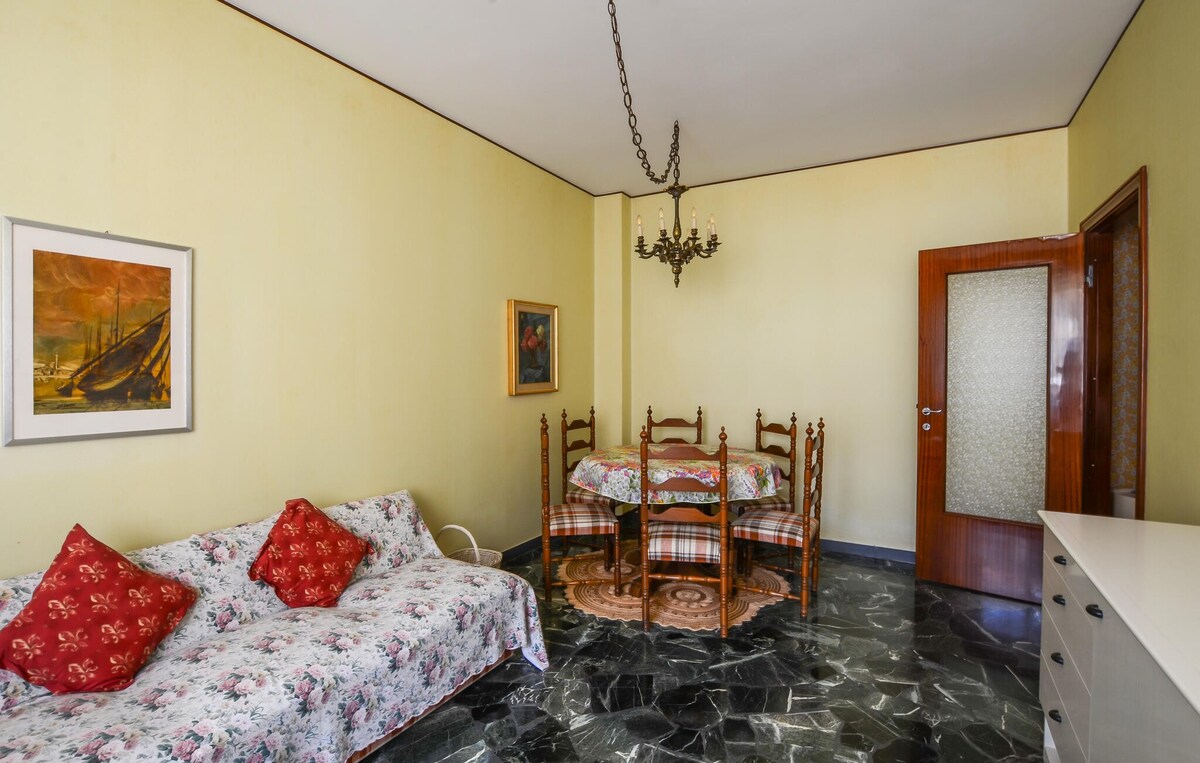 Gorgeous apartment in Cavi di Lavagna with kitchen