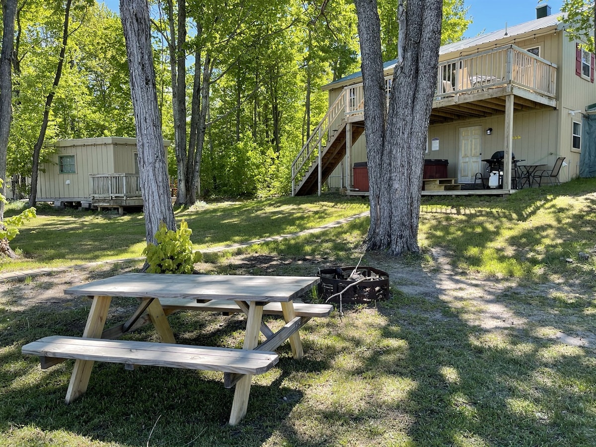 Santa's Shack Triplex -  near Pictured Rocks