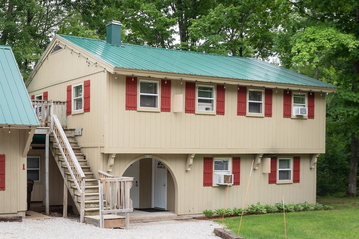 Santa's Shack Triplex -  near Pictured Rocks