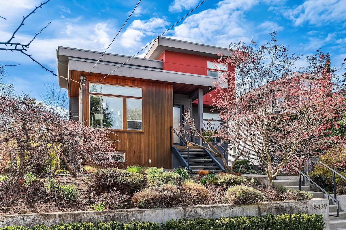 Seattle Vacation Home: Green Lake 6 Bedroom Modern