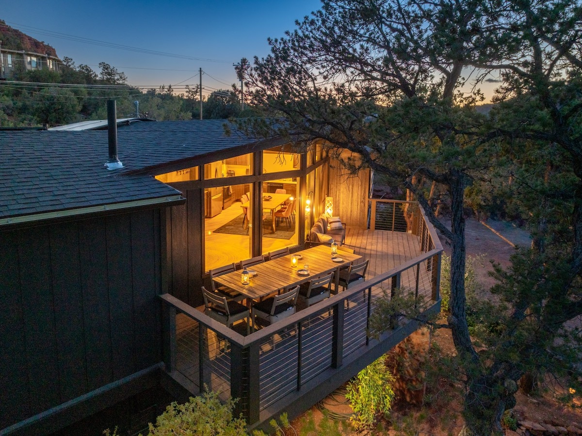 Scenic Sedona Home + Studio w/ Pool & Hot Tub