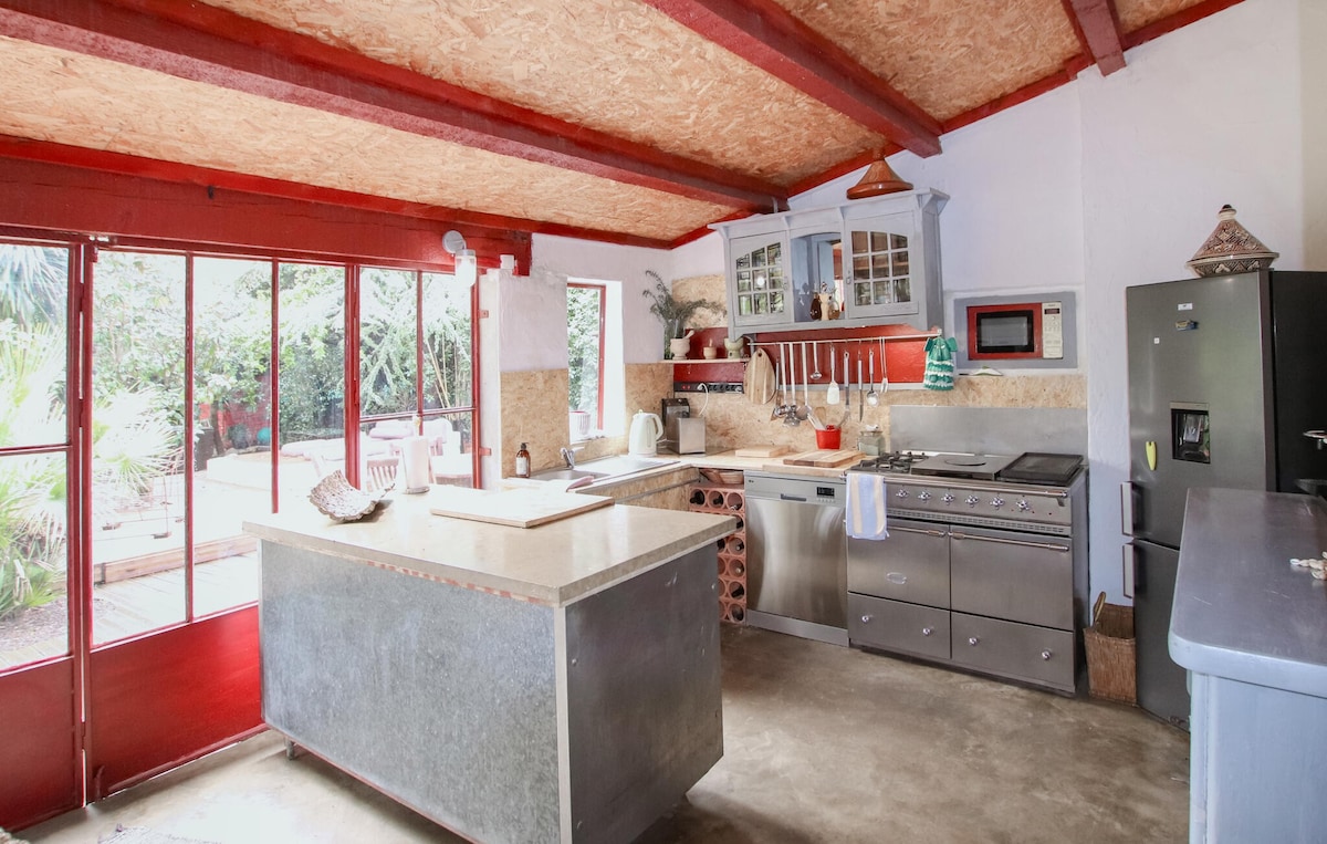 Cozy home in Montélimar with kitchen