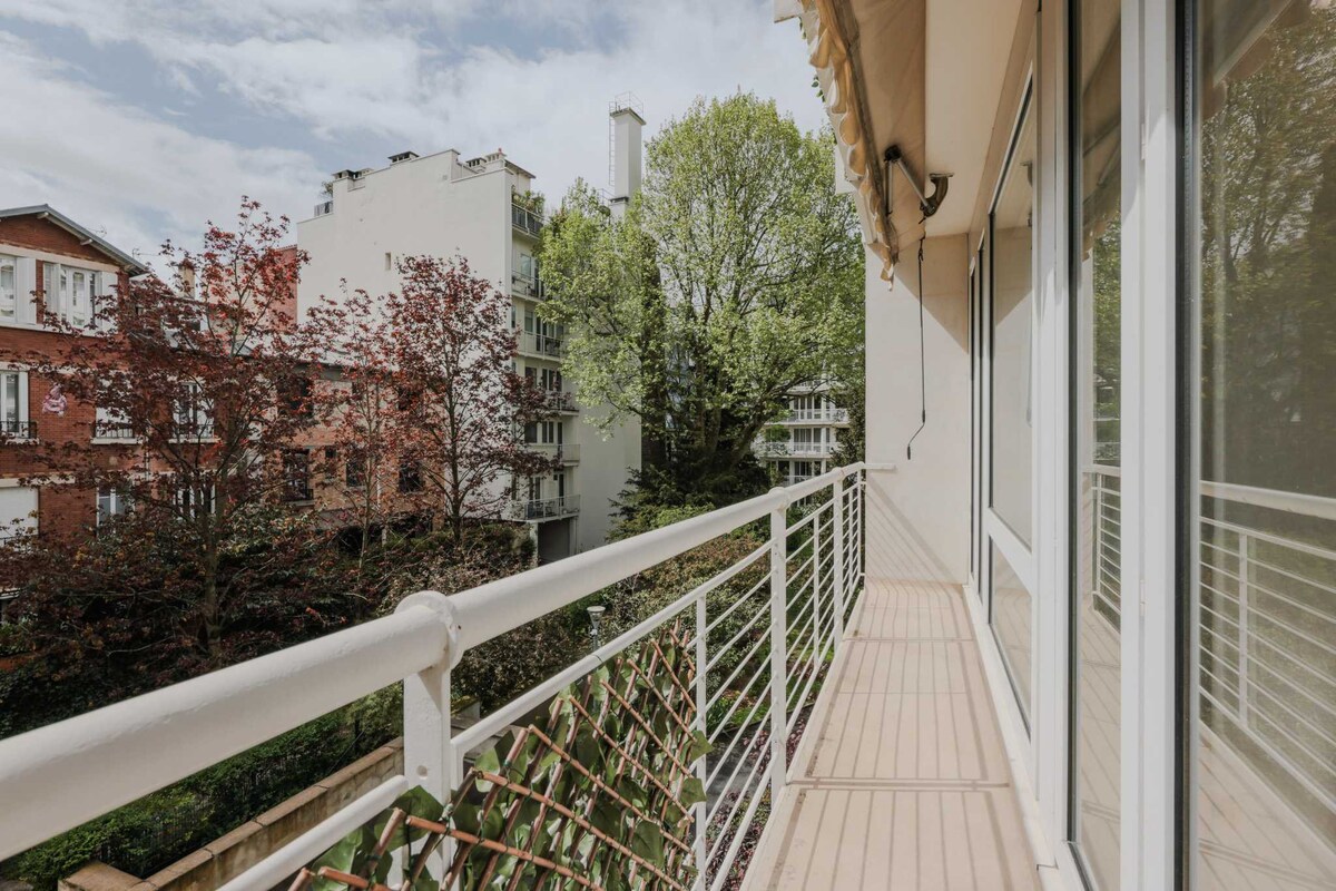 Elegance and Serenity with Balcony - Neuilly
