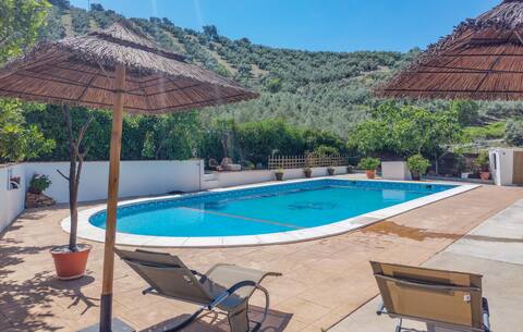 Beautiful home in Iznajar with WiFi