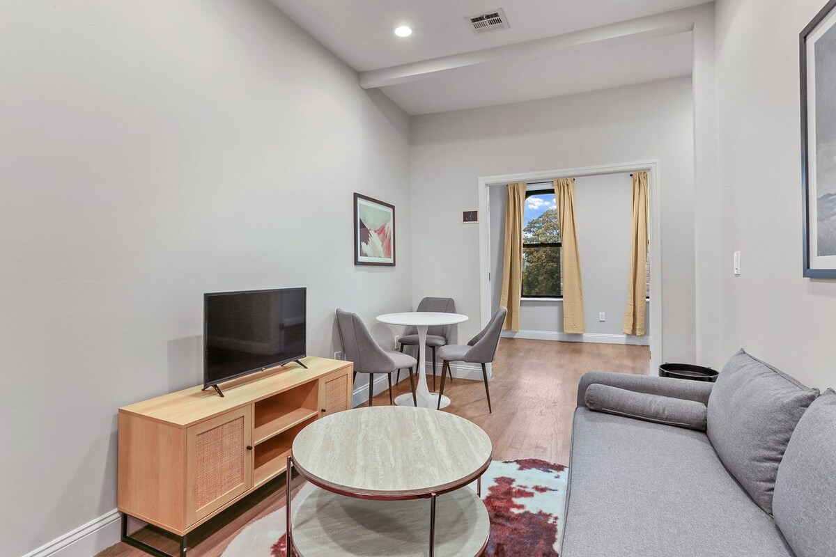 Full Bedroom B in #960: Crown Heights