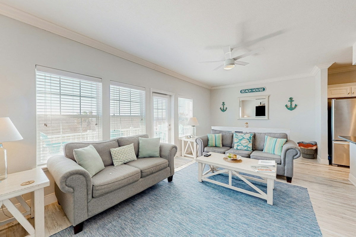 4BR snowbird-friendly ocean townhome with pool