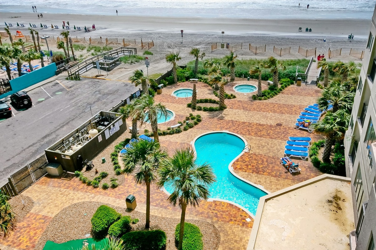 2BR oceanfront condo with pools, hot tub, balcony