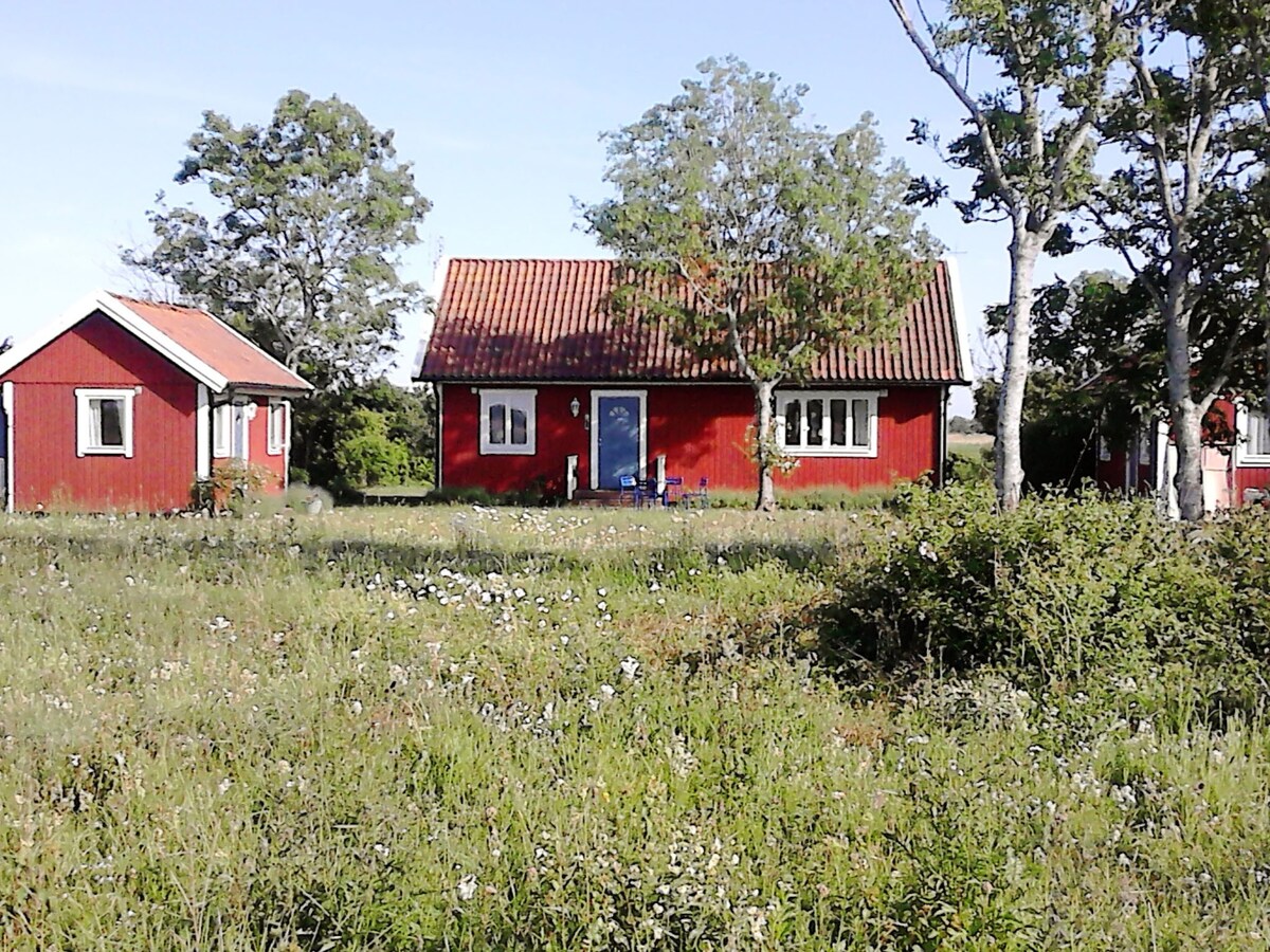 Cozy cottage in Äleklinta, north of Borgholm, clos