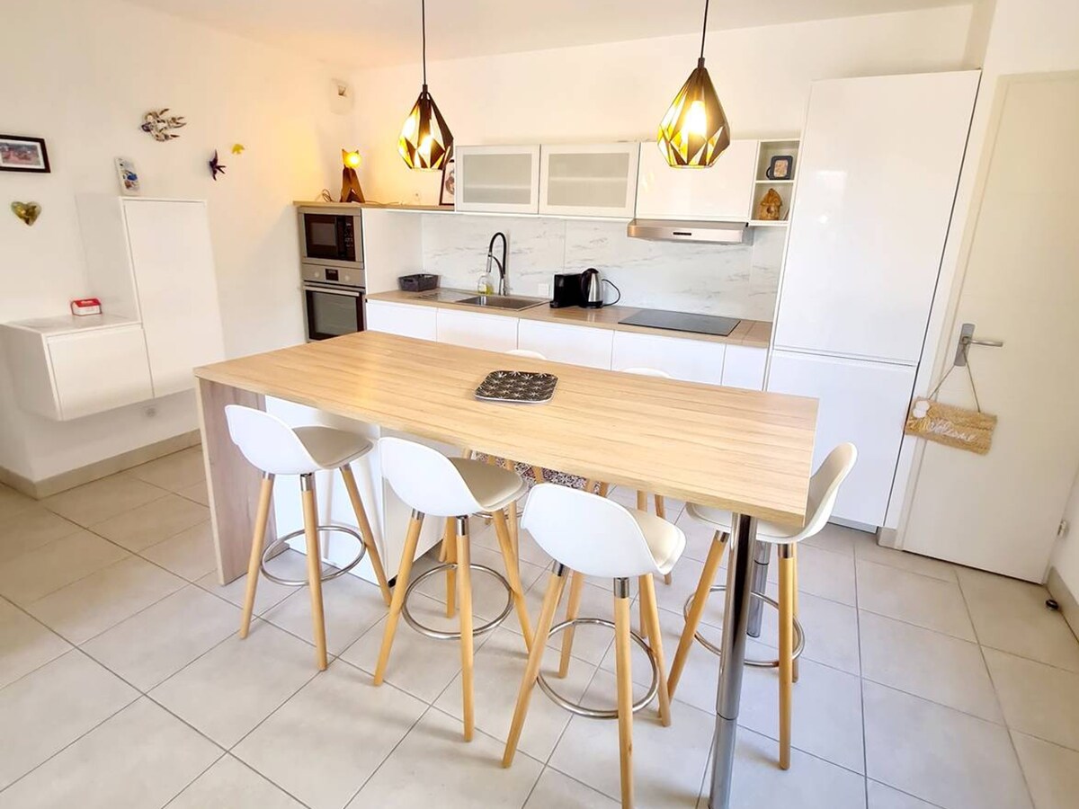 Apartment Six-Fours-les-Plages, 2 bedrooms, 6 pers