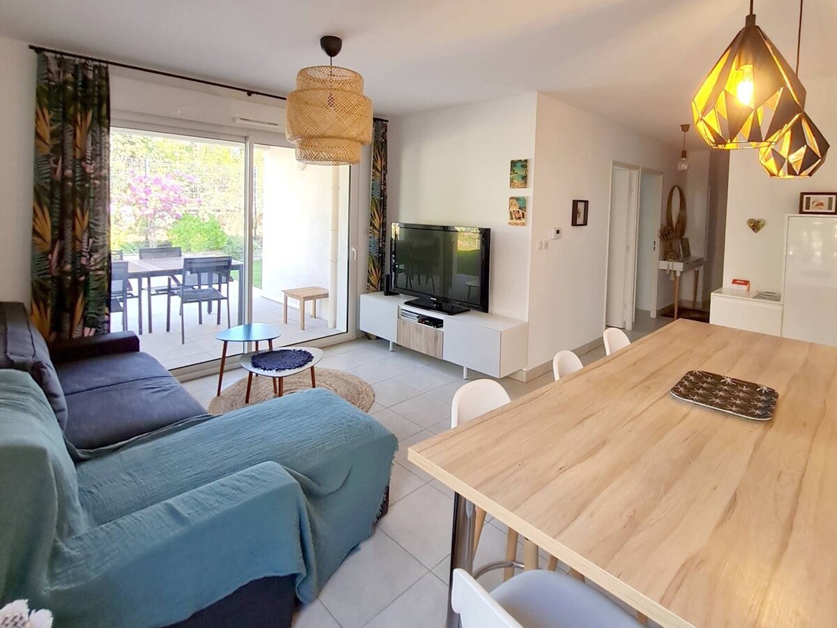 Apartment Six-Fours-les-Plages, 2 bedrooms, 6 pers