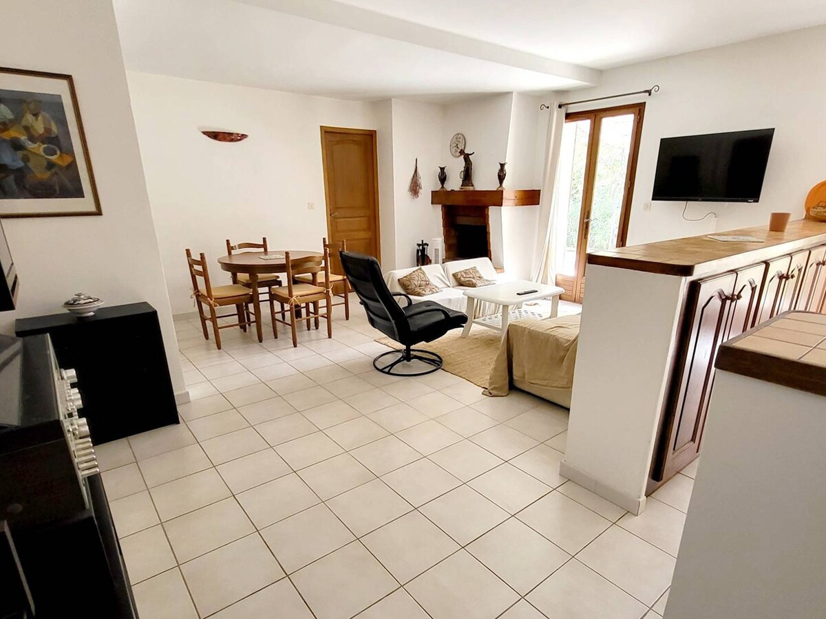 Apartment Six-Fours-les-Plages, 3 bedrooms, 6 pers