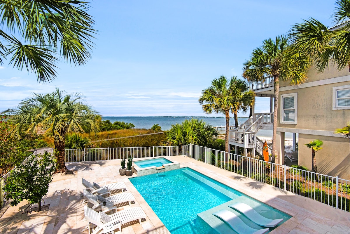 Stunning Luxury Home-Private Pool-WHAT-A-BEACH