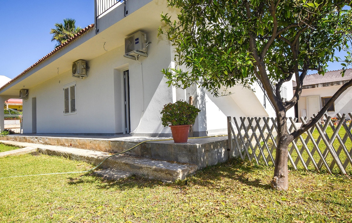 4 bedroom pet friendly home in Siracusa