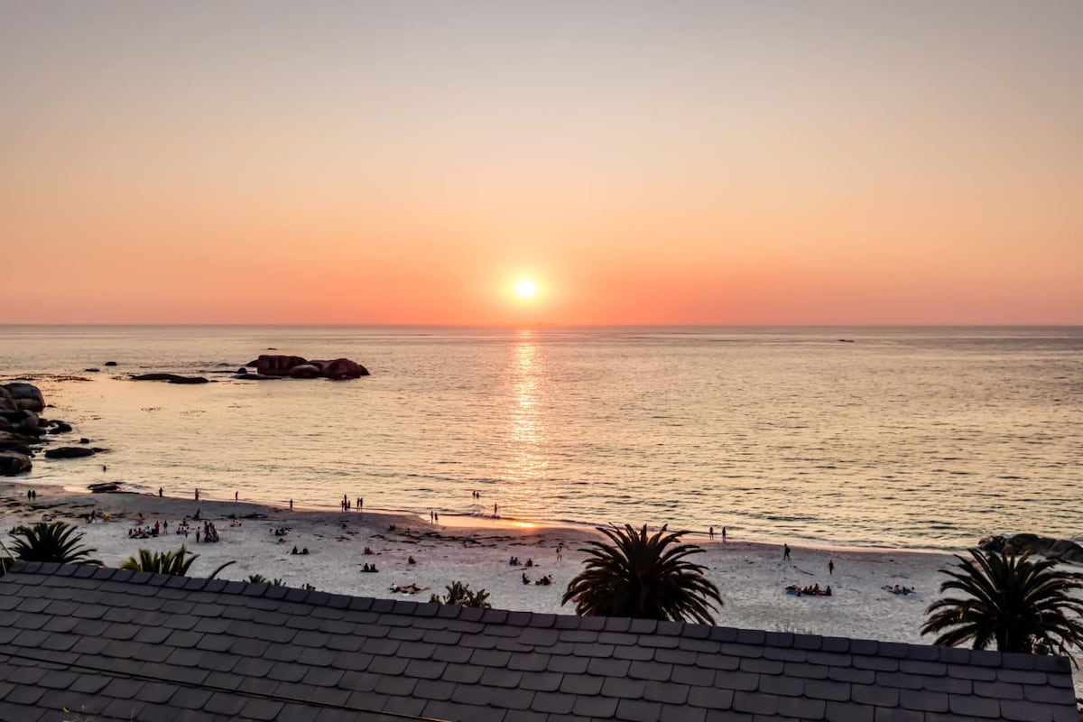 Clifton Beach Bungalow w/Views (Bungalow on 4th)