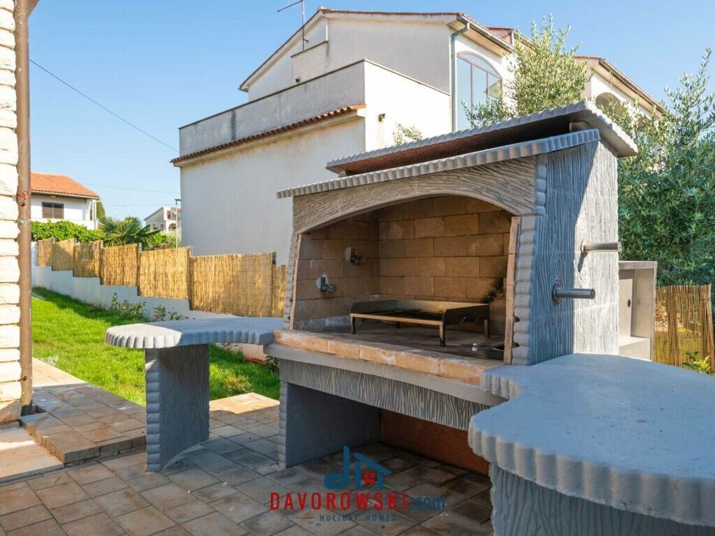Zorica Comfortable holiday residence