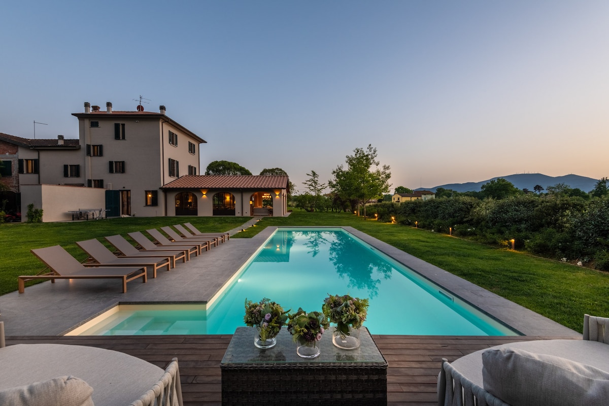 Villa del Nonno, Luxury Tuscan Farmhouse with Priv