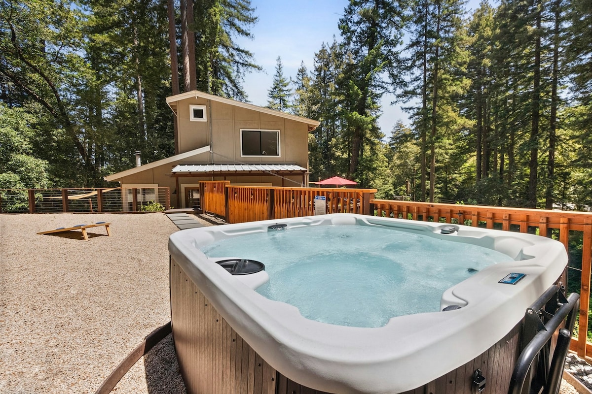 Luxe one-of-a-kind 1BR cabin with private hot tub