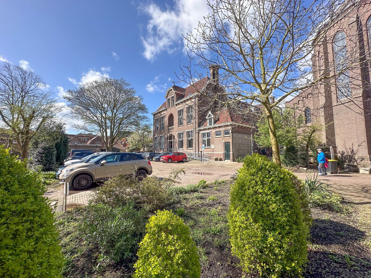 Beautiful monumental house central in Enkhuizen