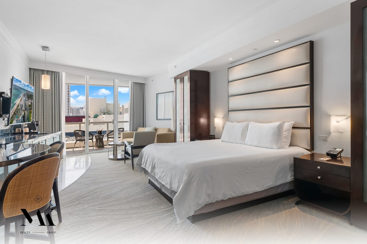 FontaineBleau|Balcony w/ Direct Resort & OceanView