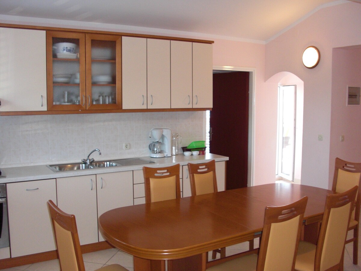 A-23026-h Three bedroom apartment with terrace and