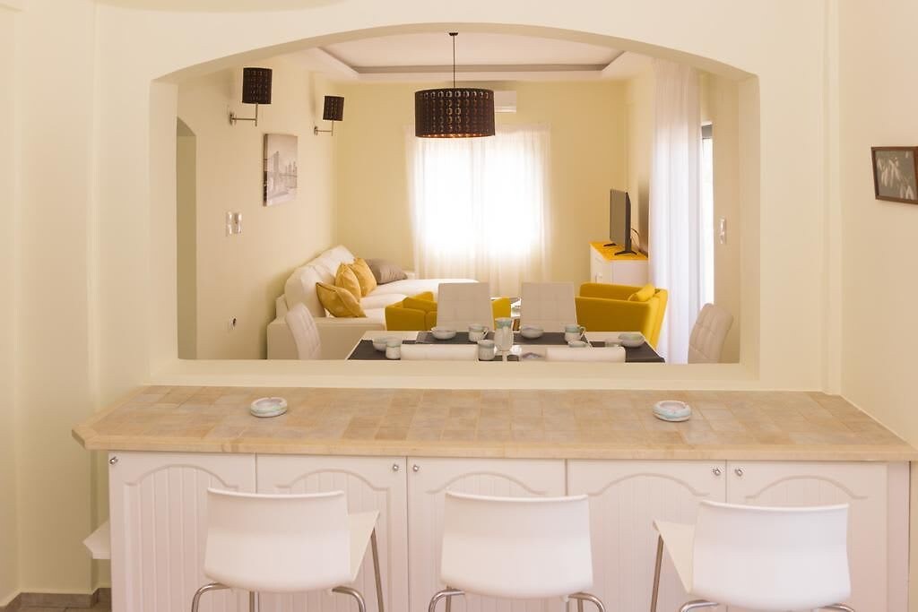 Asteri Yellow Suite - Bright Crete Haven