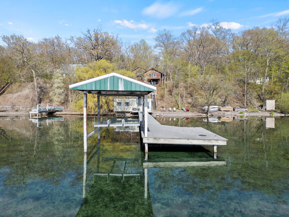 Seneca Lakefront | Hot Tub | Dock | 3 King Beds
