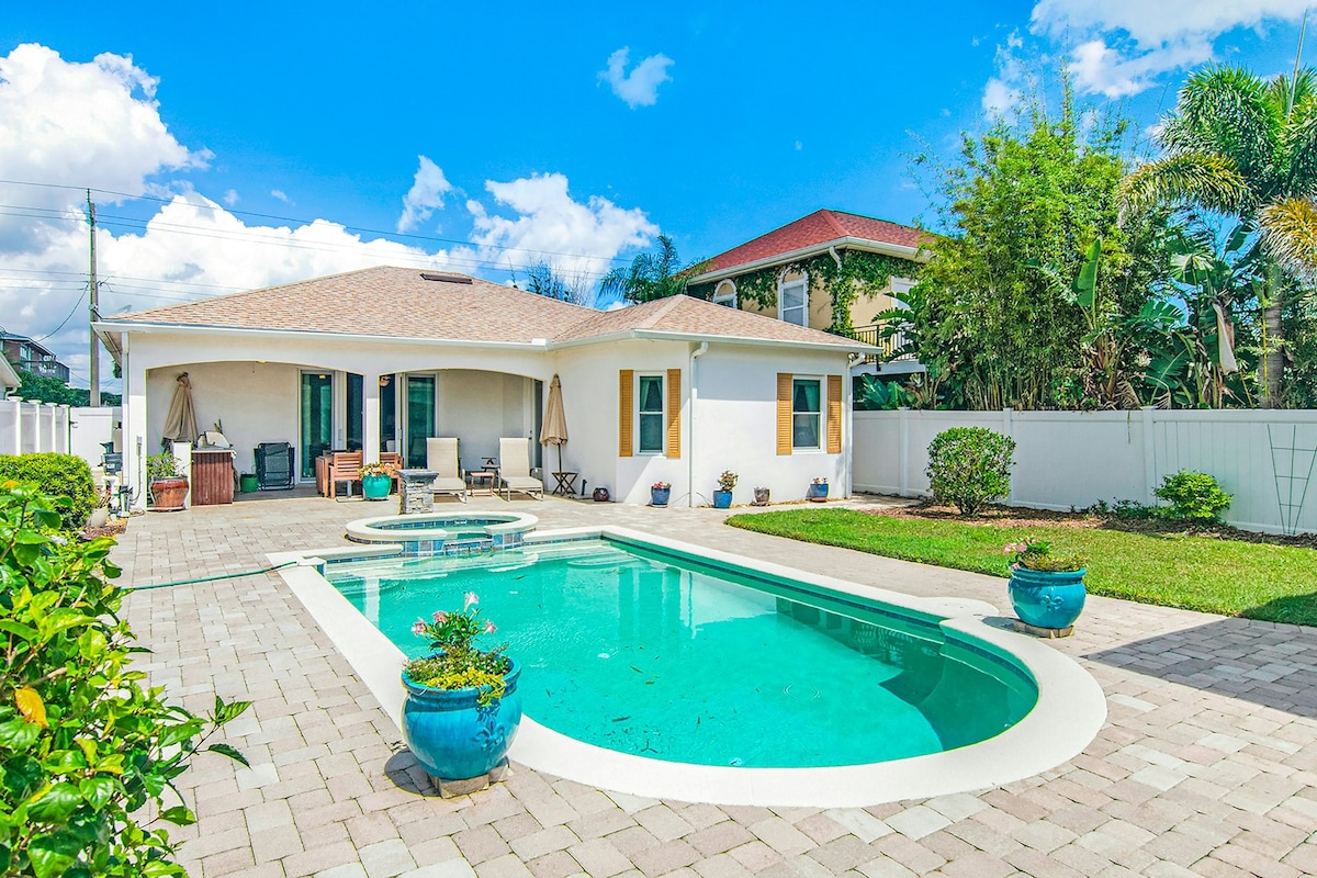 4BR | Private Pool | Fireplace | Patio