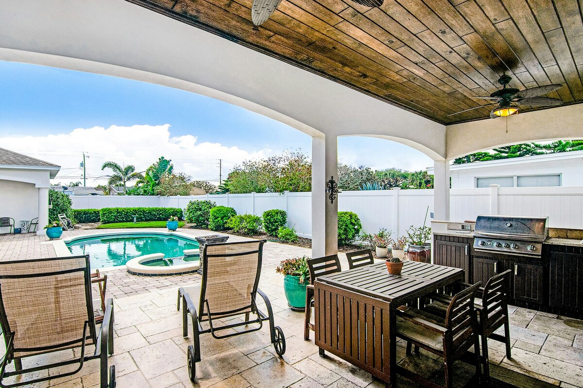 4BR | Private Pool | Fireplace | Patio