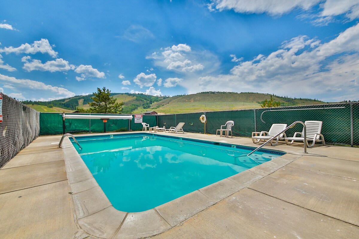 2BR Ski In/Out Mountainview | Pool | Deck