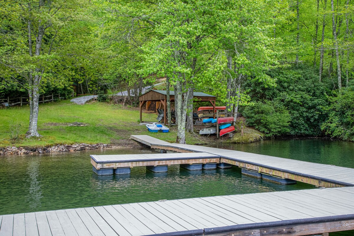 3BR dog-friendly cottage with dock access, & canoe