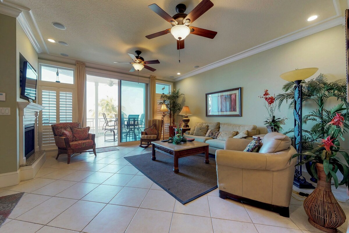 3BR Gulffront | Balcony | Private Pool |