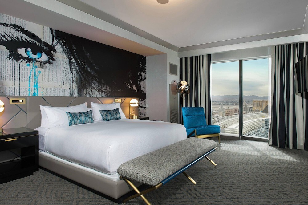 1-Bedroom Hotel Suite - 3 beds