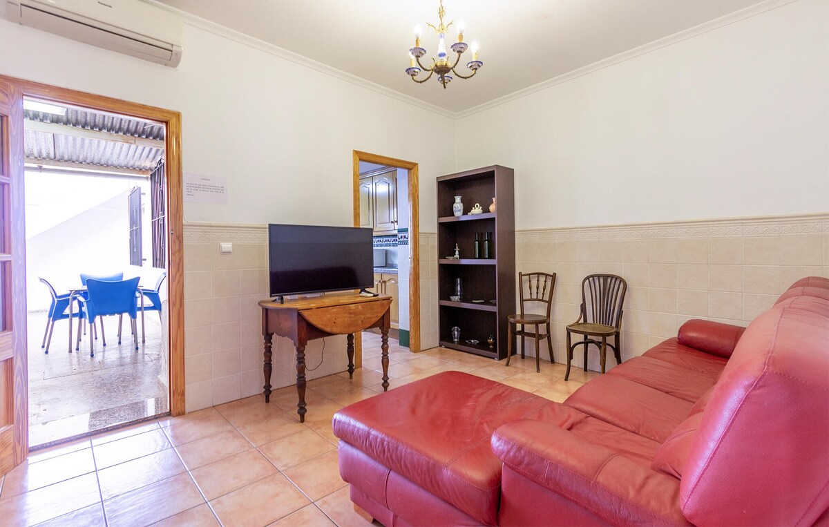 Lovely home in Santa Pola with kitchenette