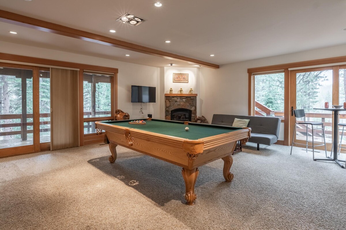 Northstar Home with Pool Table!