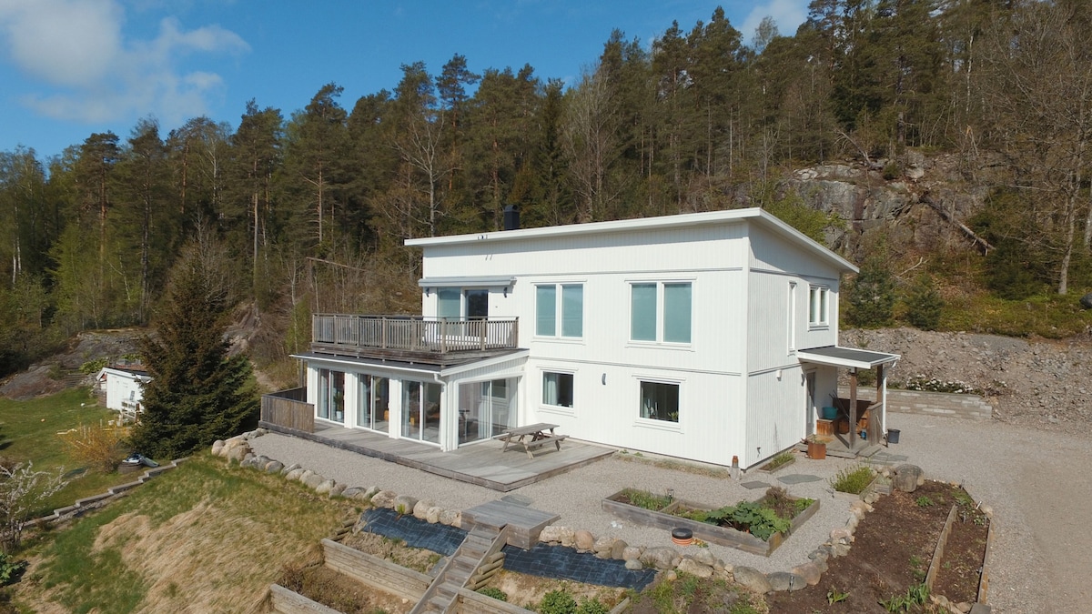 Lovely villa with a view of the Byfjorden and Udde