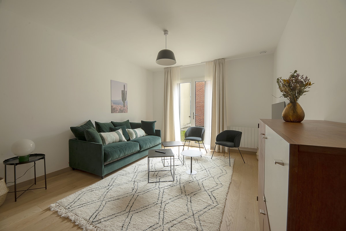 Spacious apartment - City centre