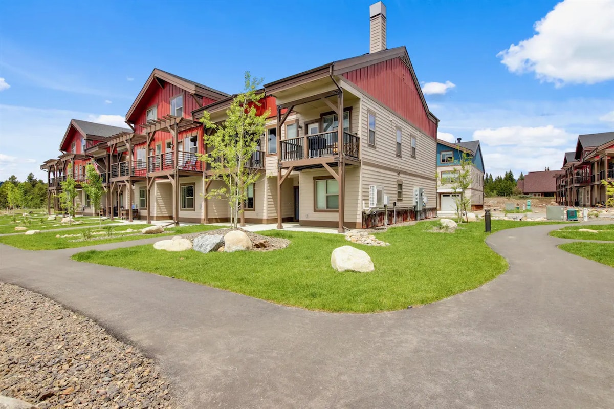 Rustic Chic Townhome in McCall with Easy Access