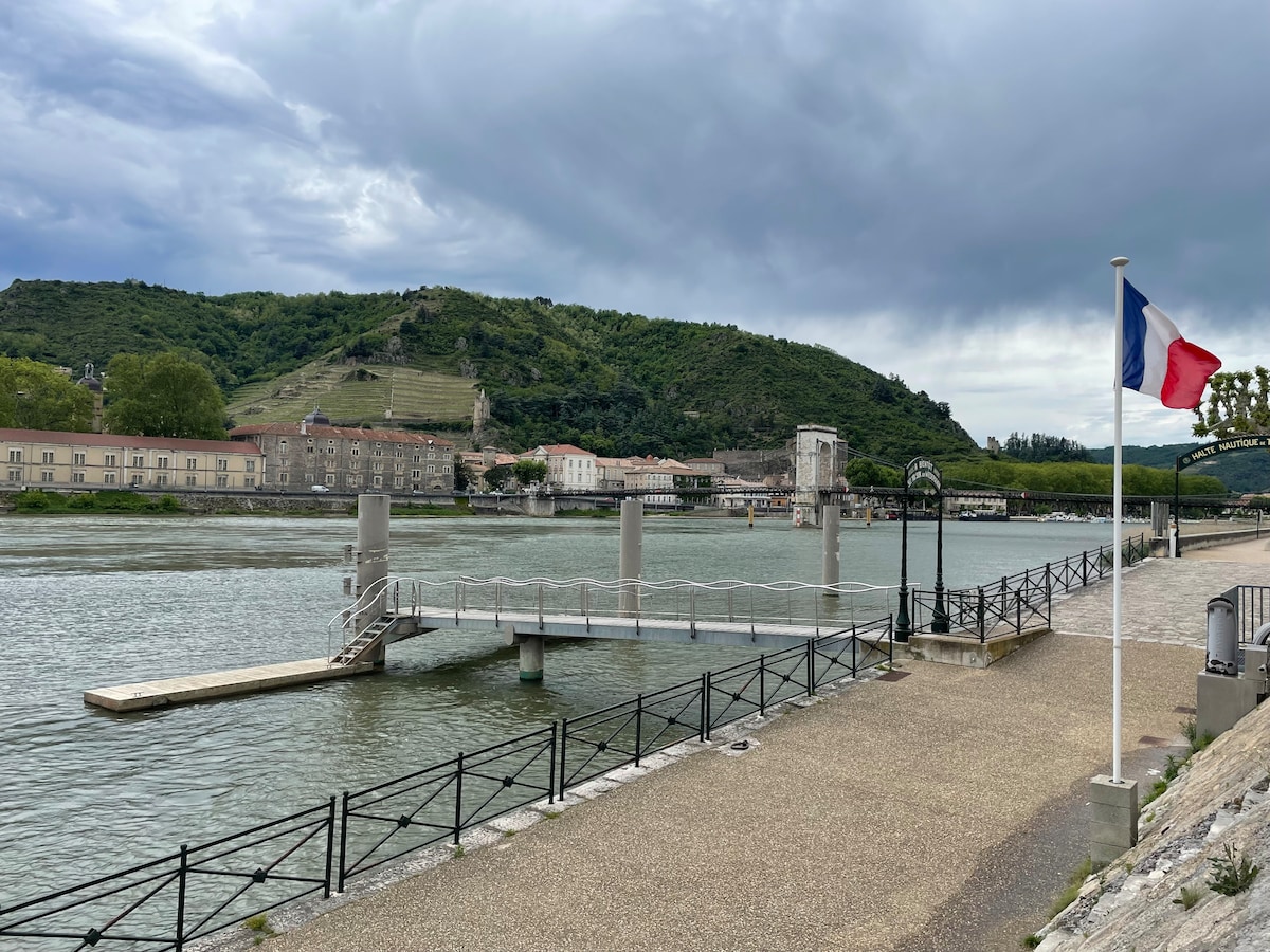 La Batellerie de Tain l’Hermitage, vue sur Rhône