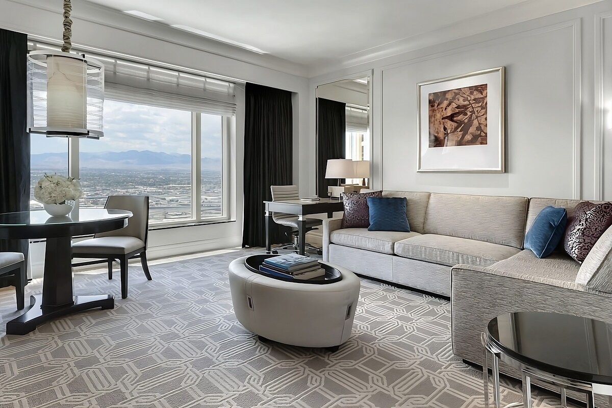 3 Luxury King Suite at Palazzo at The Venetian