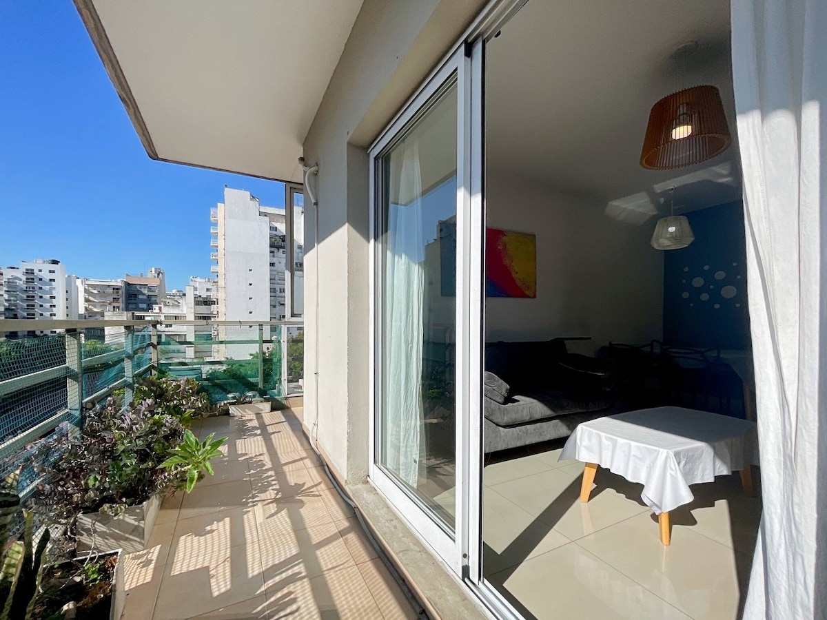 Urban Oasis in Parque Centenario: 3-Room Apartment