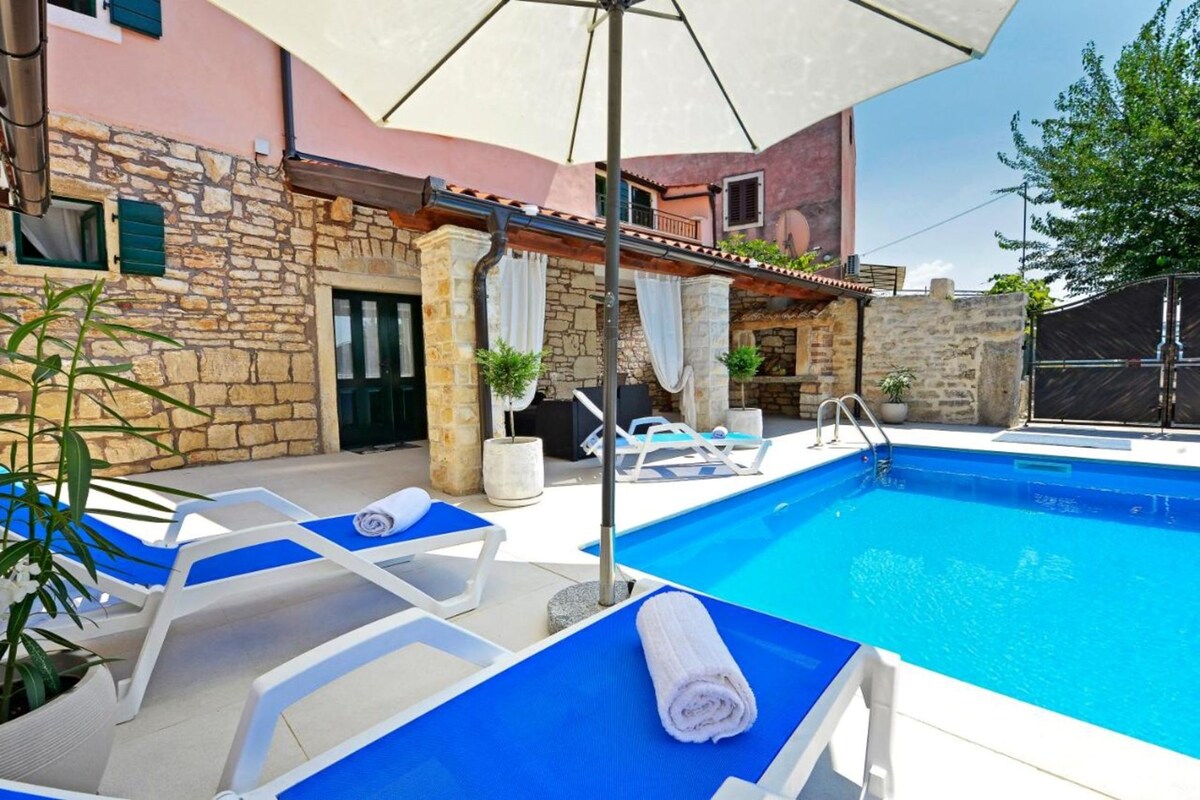 Villa Loredana with Pool in  Istria Rural Area