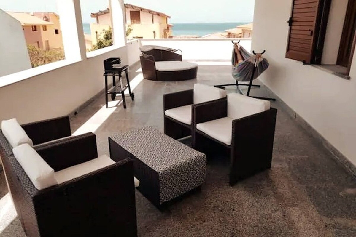 Sea view apartment with large terrace